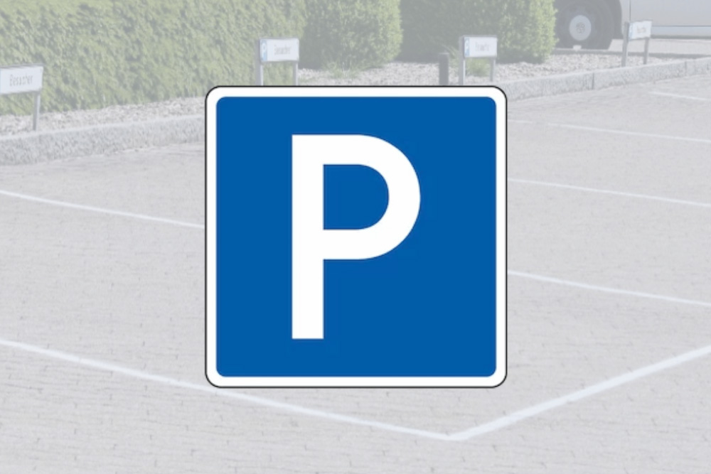 Parkplatzschilder – So sorgen Sie für Ordnung auf Ihrem Gelände