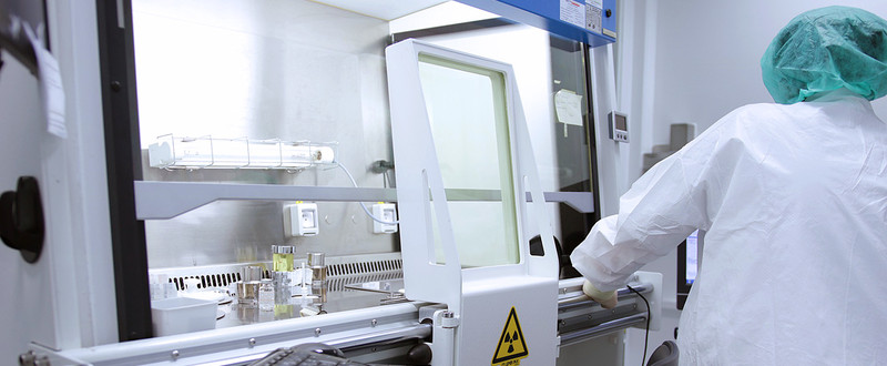 Chemikalienbeständige Aufkleber nach DIN EN 60601-01