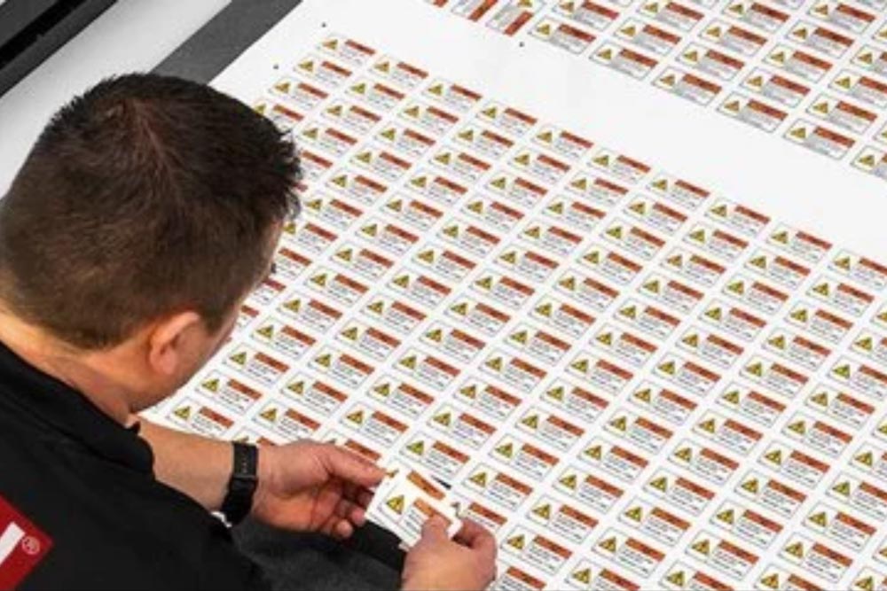 Selbstklebenden Etiketten – Lieferformen, Abziehhilfen, Mengen und Konfektionierung