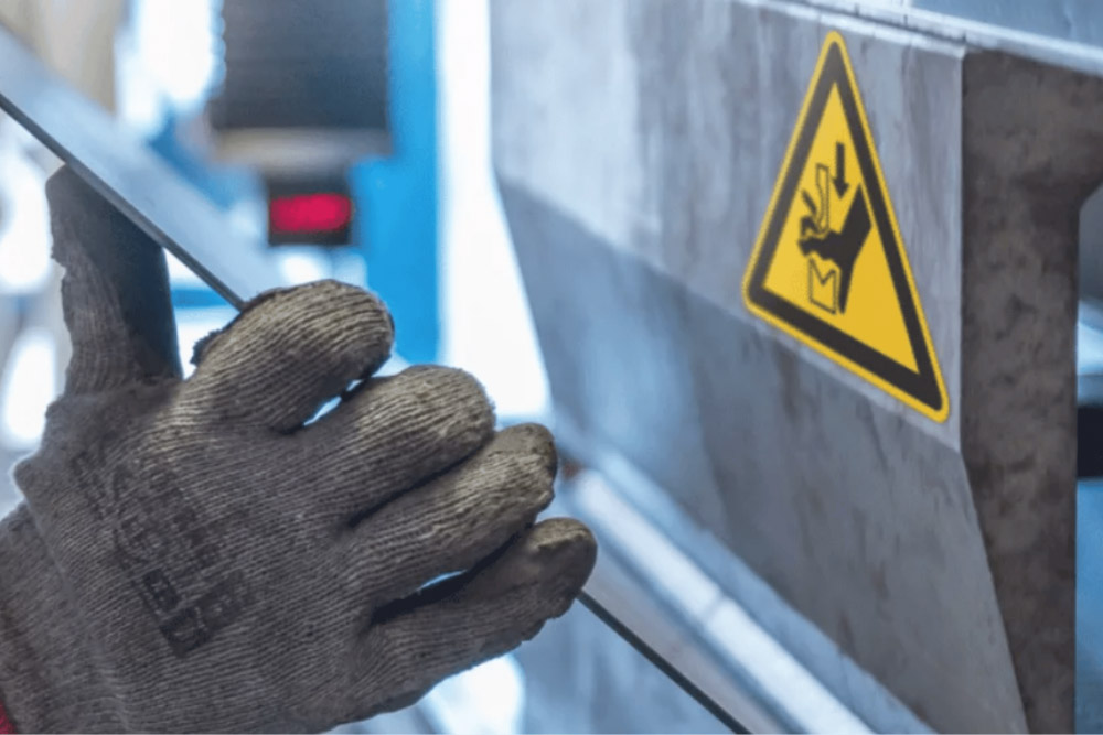 Arbeitssicherheit durch klare Sicherheitszeichen - Schutz in jeder Umgebung