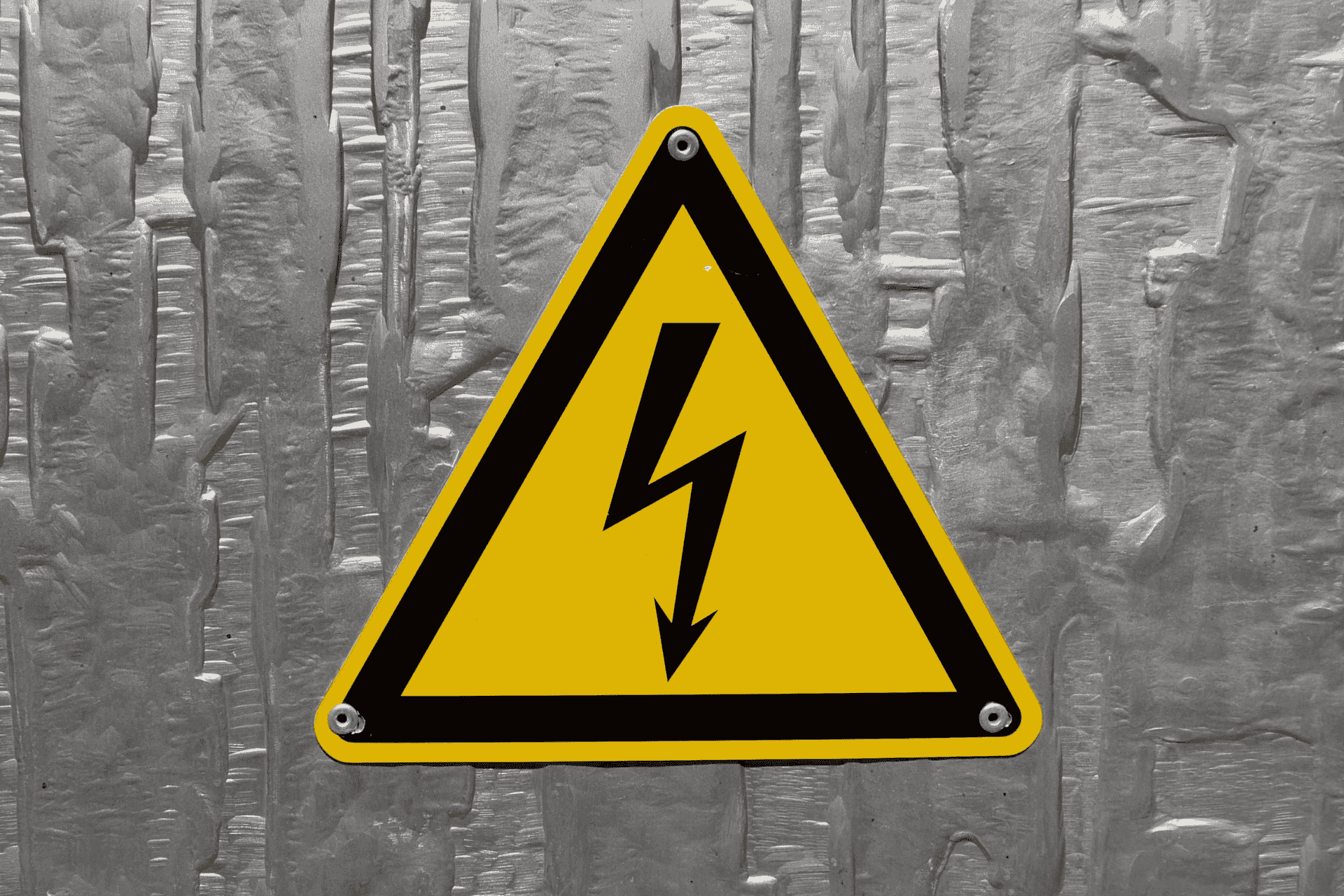 Fremdspannung Blitzpfeil Normen