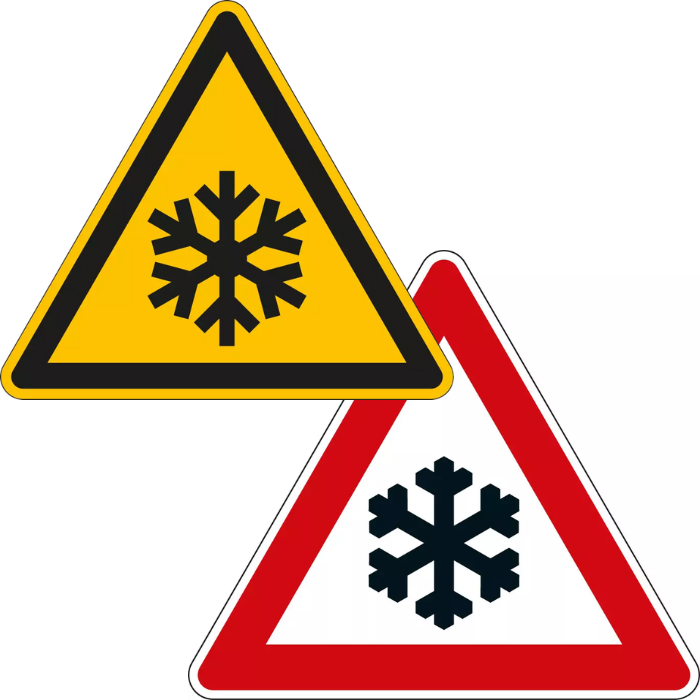 Schilder für den Winterdienst auf Betriebsgeländen